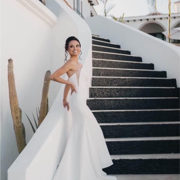 White wedding dress only worn once